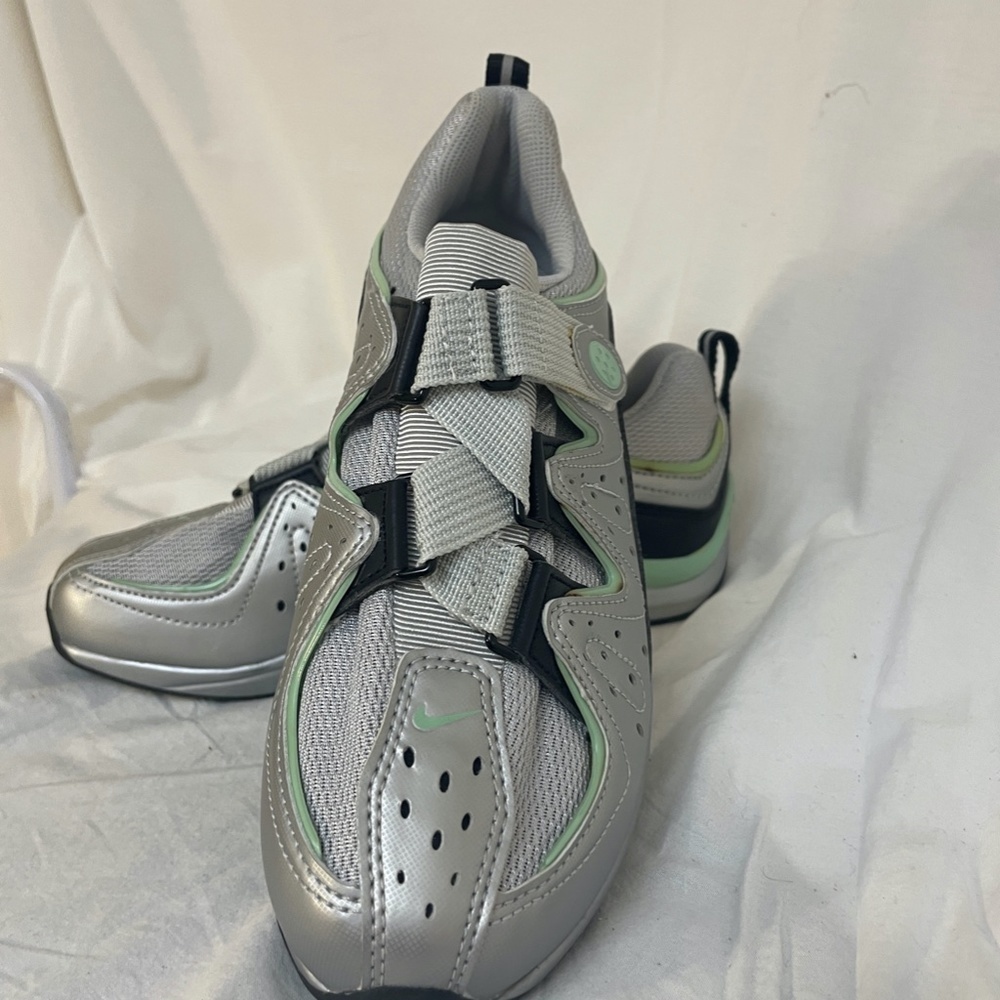 Nike Womens Spin Trainer Plus Cycling Chrome Mint Black Low Top Size 7 Like New - Picture 3 of 10